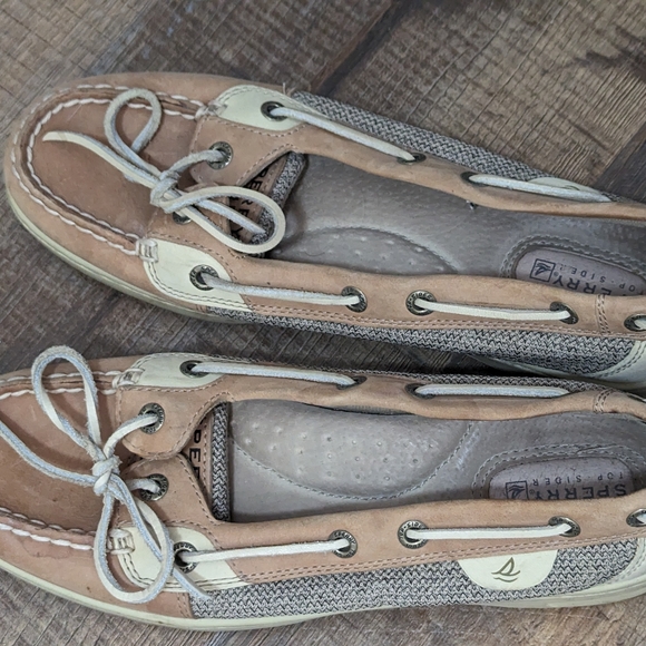 Sperry - Picture 1 of 1
